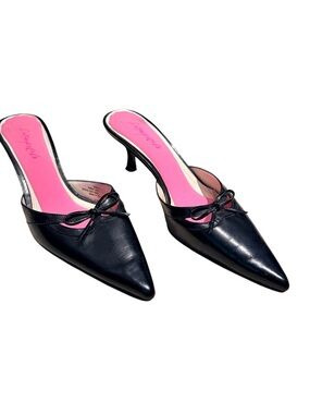 Black Pointed Toe Kitten Heels with Pink Insole